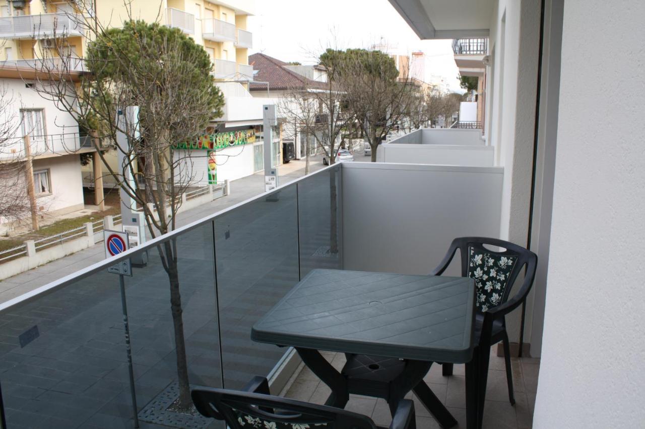 Venus Apartamento Lignano Sabbiadoro Exterior foto