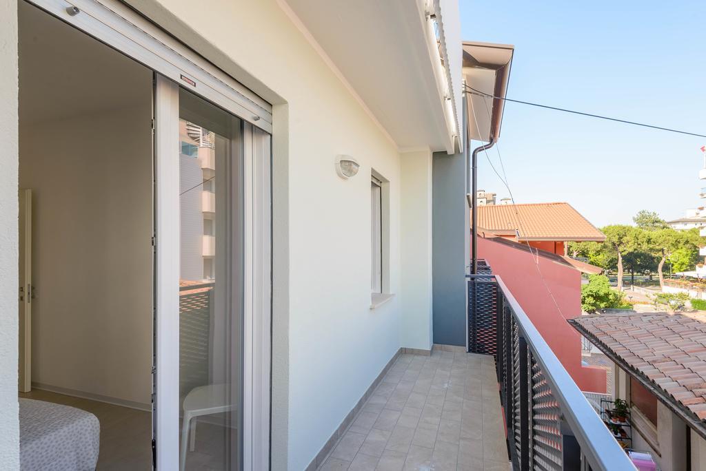 Venus Apartamento Lignano Sabbiadoro Exterior foto